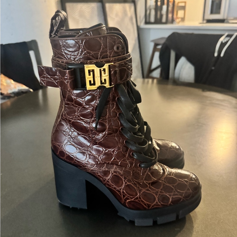 Elegant Brown Crocodile-Embossed Ankle Boots